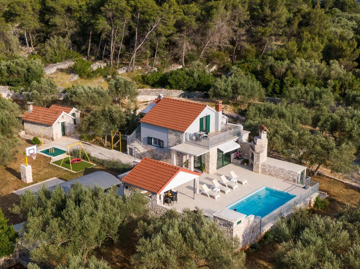 Villa Barbara - Olive Paradise, With Chlorine-Free Pool فيلا لوكا المظهر الخارجي الصورة